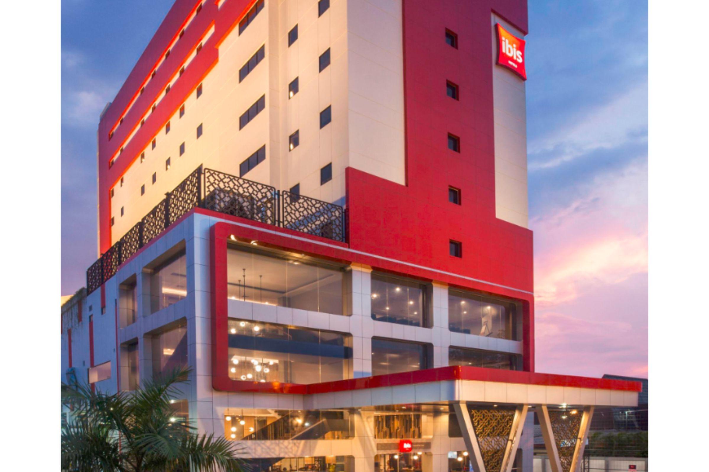 Ibis Pontianak City Center Екстериор снимка