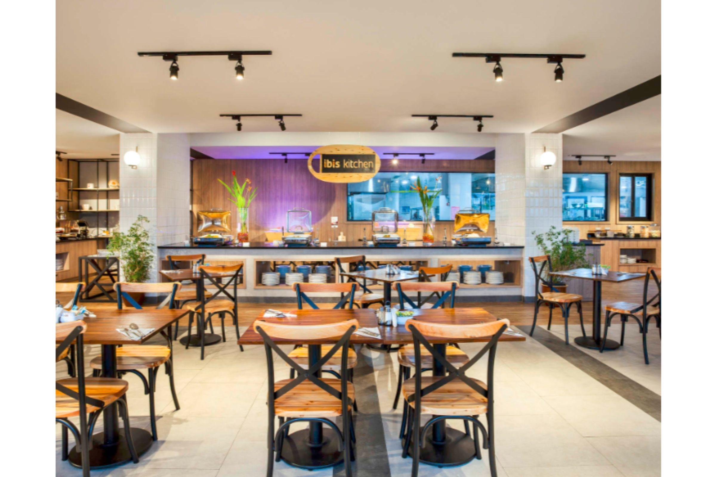 Ibis Pontianak City Center Екстериор снимка