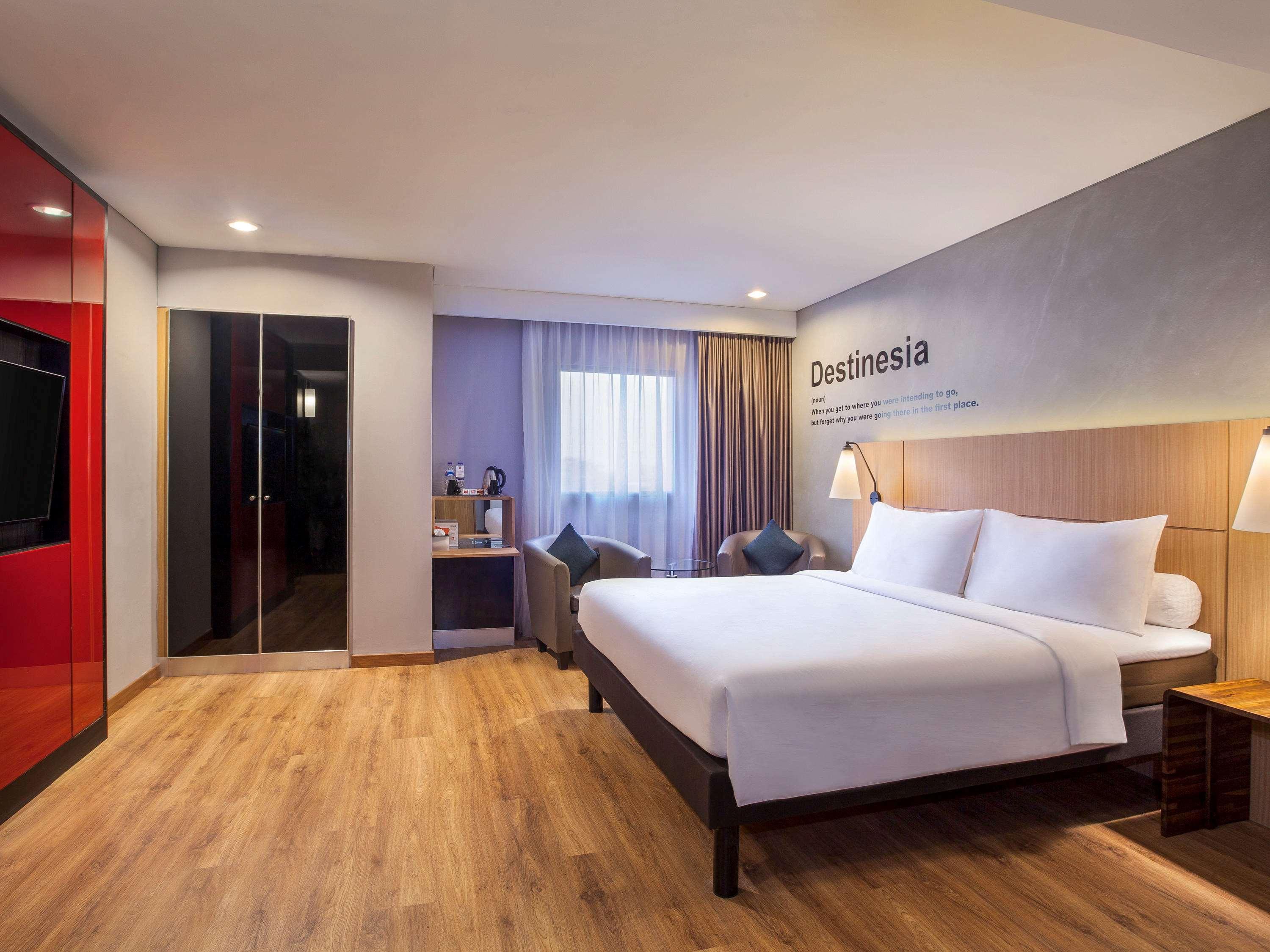 Ibis Pontianak City Center Екстериор снимка