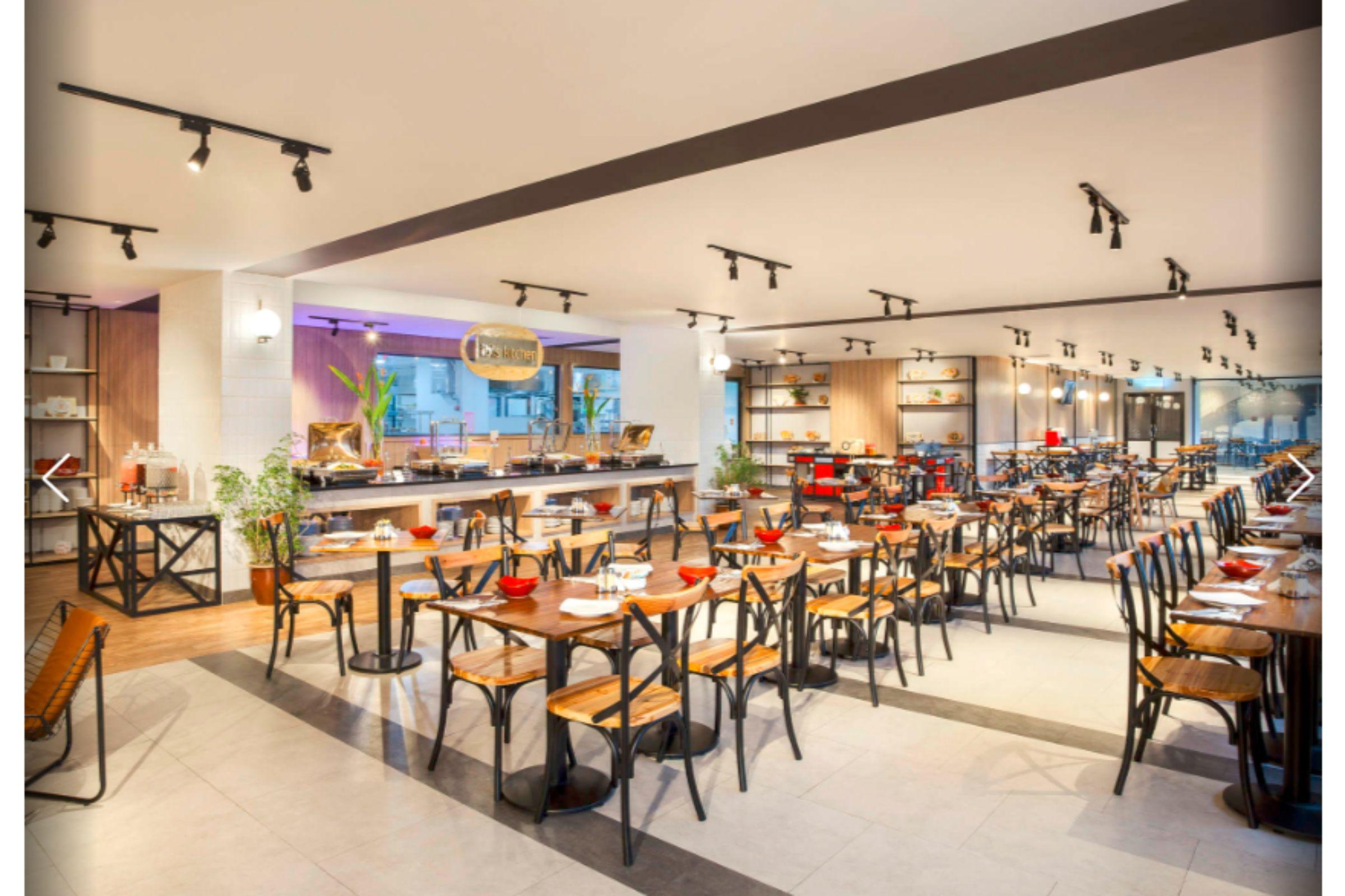 Ibis Pontianak City Center Екстериор снимка