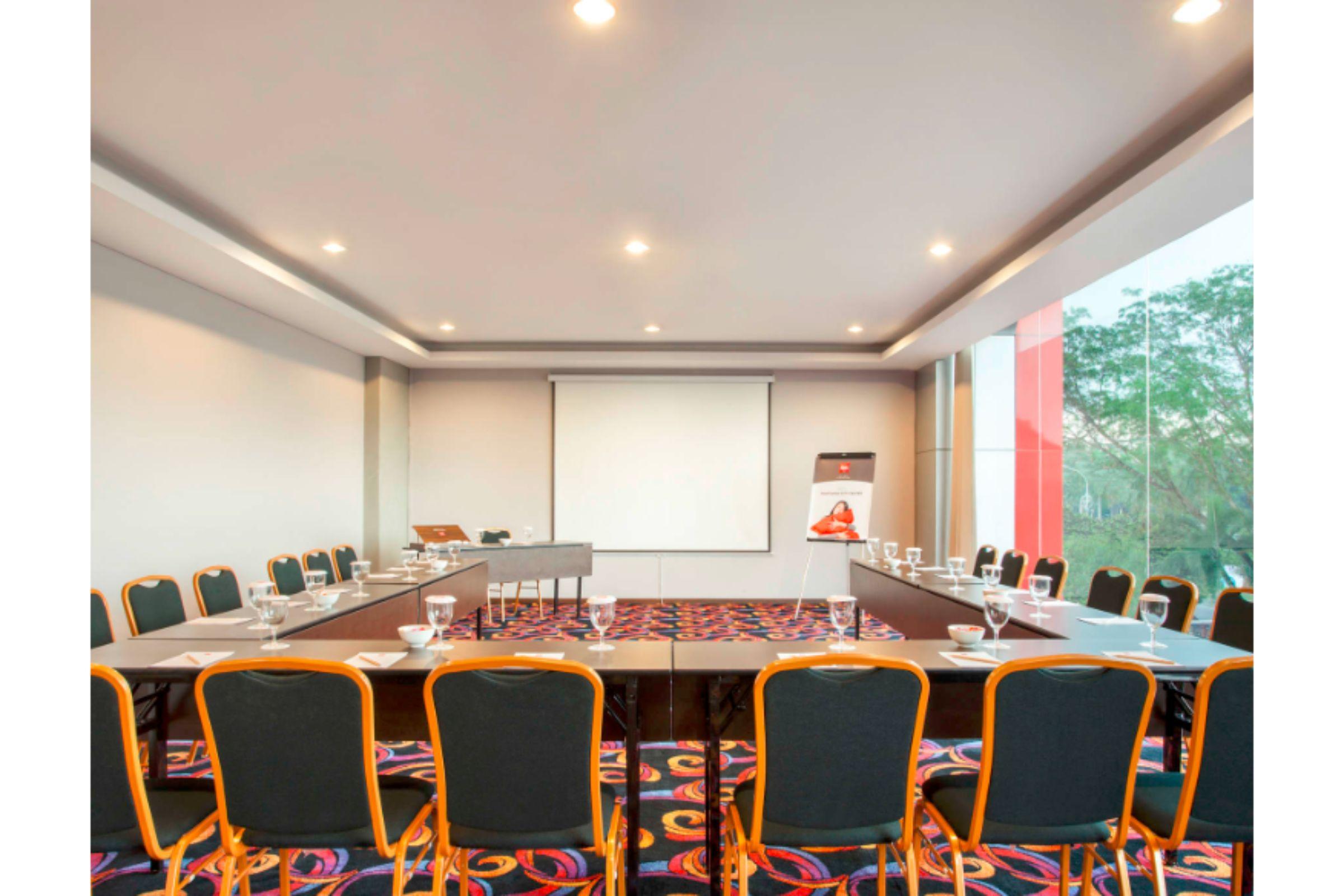 Ibis Pontianak City Center Екстериор снимка