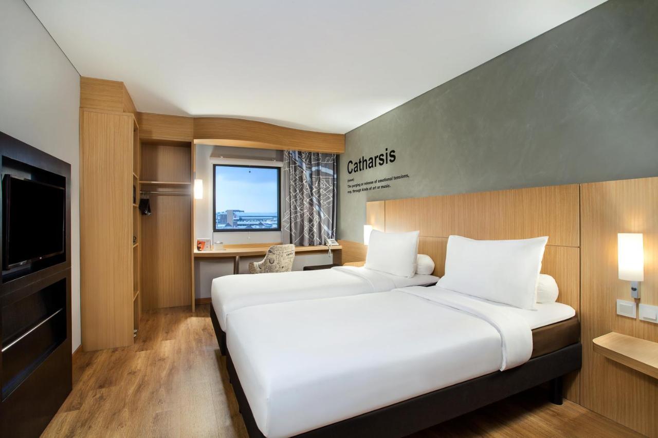 Ibis Pontianak City Center Екстериор снимка