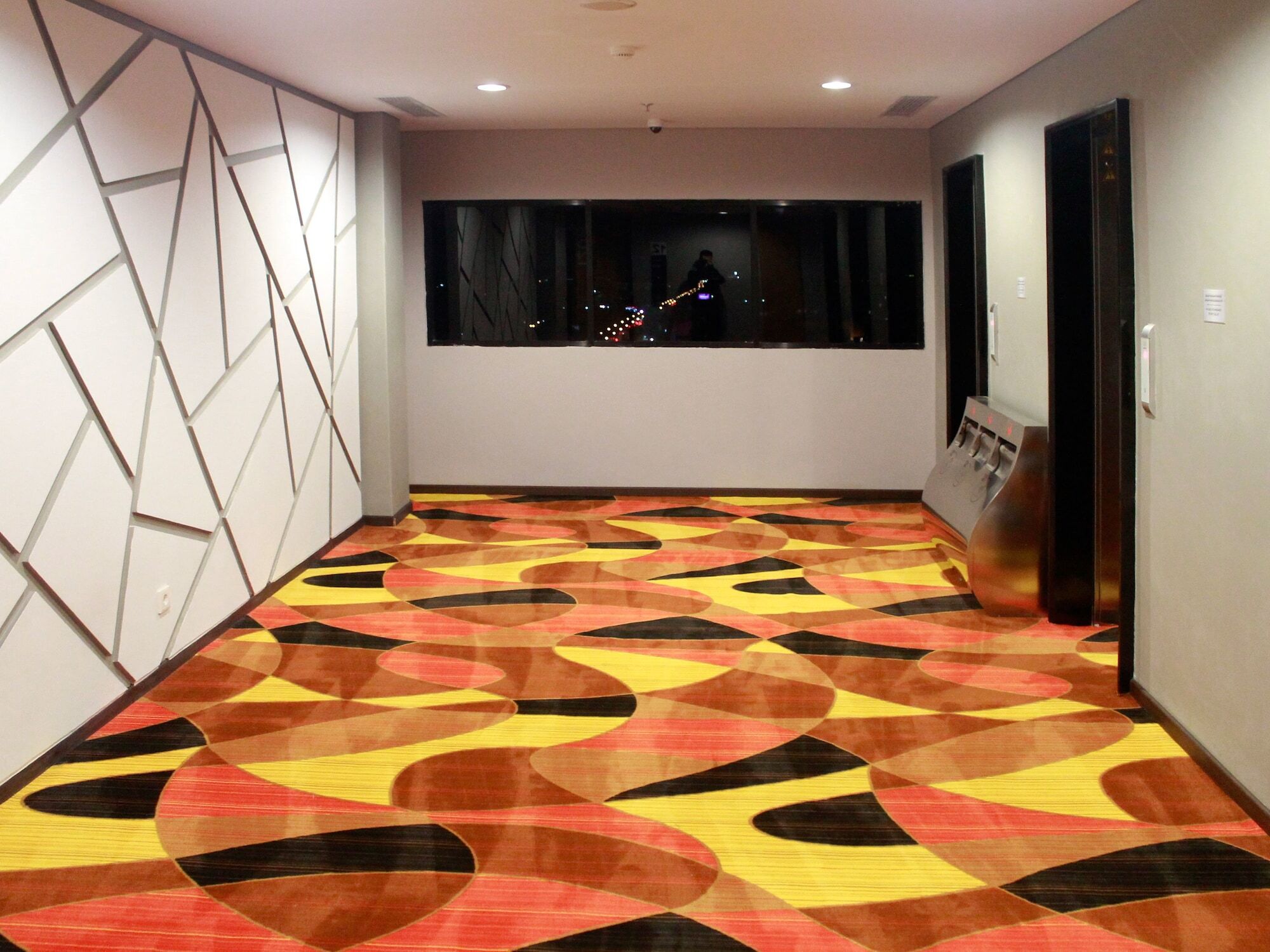 Ibis Pontianak City Center Екстериор снимка